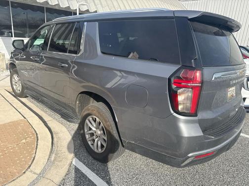 2022 Chevrolet Suburban LT