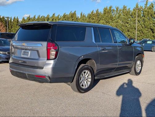 2022 Chevrolet Suburban LT