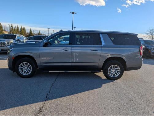 2022 Chevrolet Suburban LT