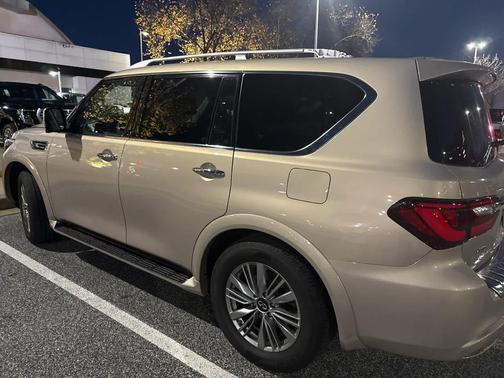 2021 INFINITI QX80 Luxe