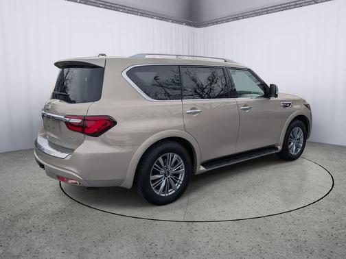 2021 INFINITI QX80 Luxe