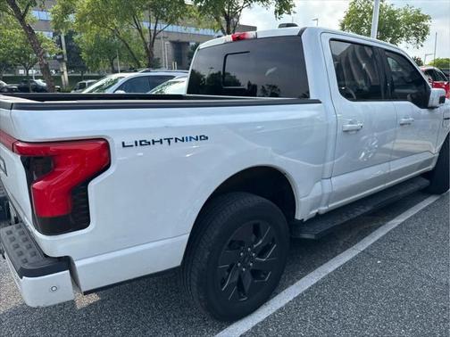 2022 Ford F-150 Lightning LARIAT