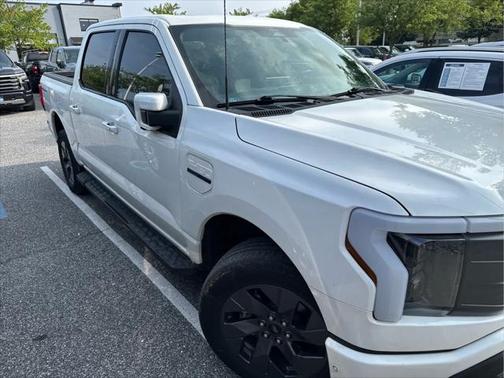 2022 Ford F-150 Lightning LARIAT