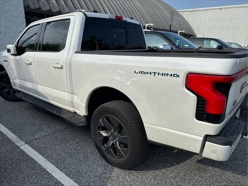 2022 Ford F-150 Lightning LARIAT