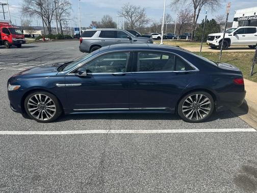 Midnight Sapphire Blue Metallic 2017 Lincoln Continental Reserve