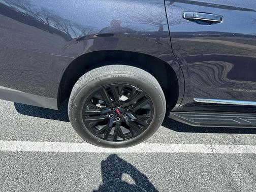 Titanium Rush Metallic 2023 GMC Yukon SLT