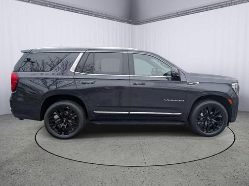 Titanium Rush Metallic 2023 GMC Yukon SLT