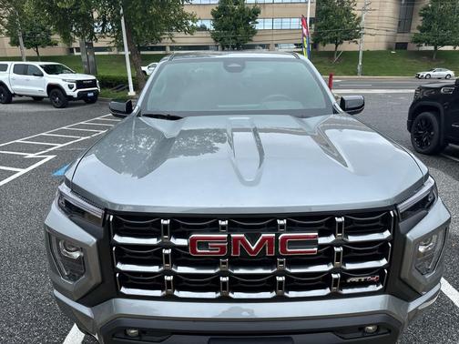 2025 GMC Canyon Base