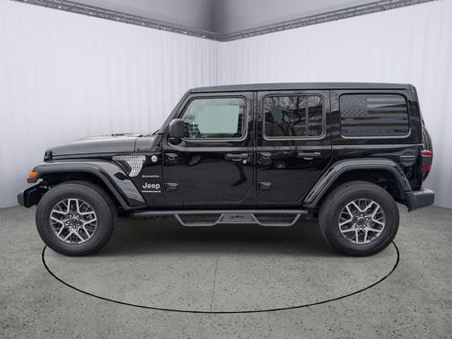 2024 Jeep Wrangler 4-Door Sahara 4x4
