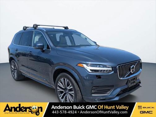 2022 Volvo XC90 T6 Momentum