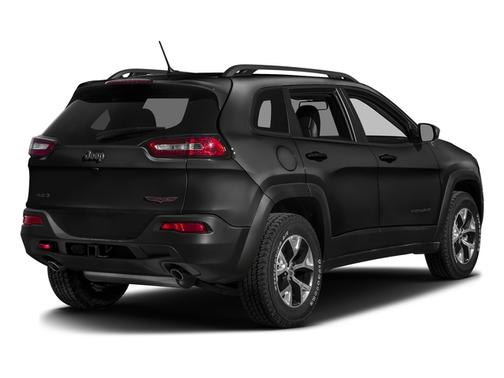 Brilliant Black Crystal Pearlcoat 2016 Jeep Cherokee Trailhawk