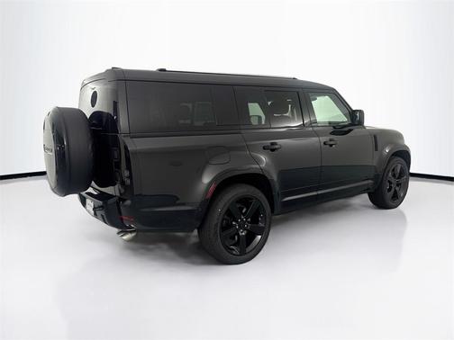 2026 Land Rover Defender V8