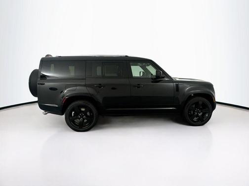 Santorini Black Metallic 2026 Land Rover Defender V8