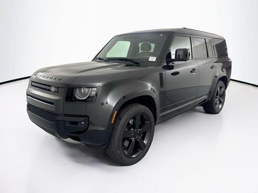 Santorini Black Metallic 2026 Land Rover Defender V8