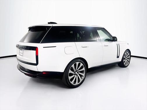 2025 Land Rover Range Rover P530 SE