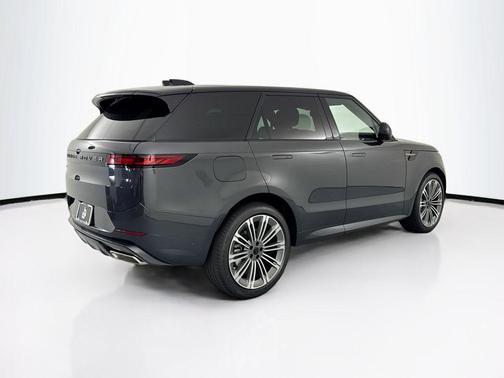 Carpathian Grey Premium Metallic 2026 Land Rover Range Rover Sport SE