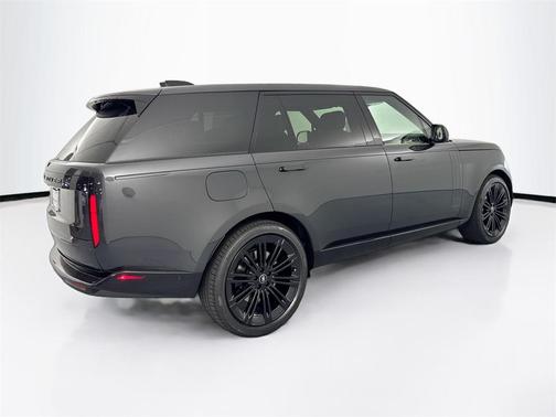 2025 Land Rover Range Rover P530 SE 7 Seat