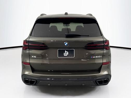 Manhattan Green Metallic 2024 BMW X5 M60i