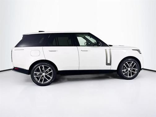 2025 Land Rover Range Rover P530 SE