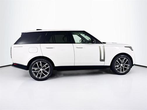 2025 Land Rover Range Rover P530 SE