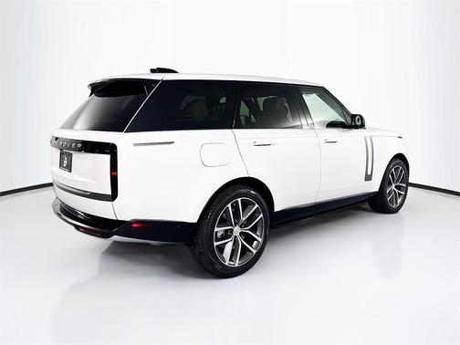 2025 Land Rover Range Rover P530 SE