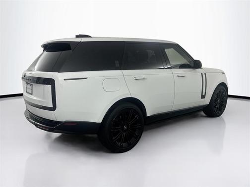 2023 Land Rover Range Rover P530 SE