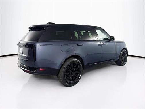 2025 Land Rover Range Rover P400 SE 7 Seat