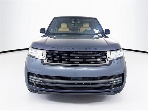 2025 Land Rover Range Rover P400 SE 7 Seat