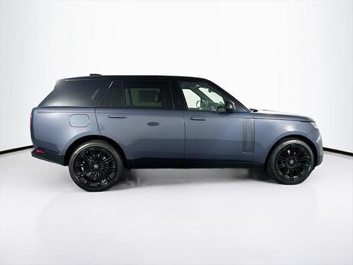 2025 Land Rover Range Rover P400 SE 7 Seat