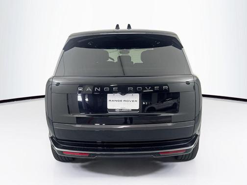 Santorini Black Metallic 2026 Land Rover Range Rover P530 SE 7 Seat