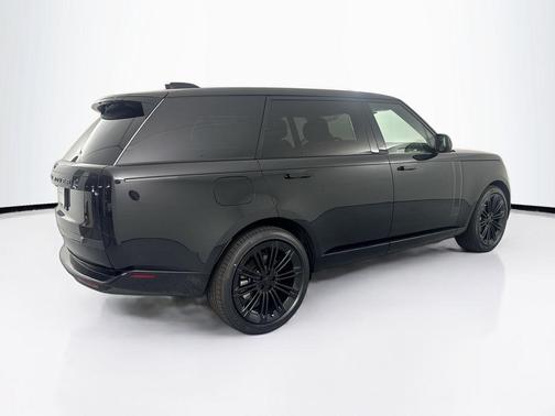 Santorini Black Metallic 2026 Land Rover Range Rover P530 SE 7 Seat