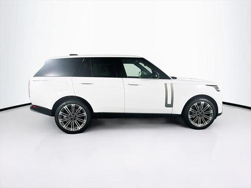 2025 Land Rover Range Rover P400 SE