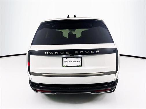2025 Land Rover Range Rover P400 SE
