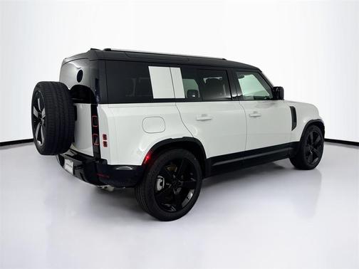 2026 Land Rover Defender P400 X-Dynamic SE