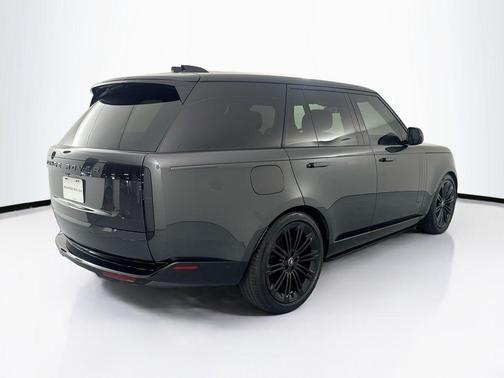 2025 Land Rover Range Rover P530 Autobiography