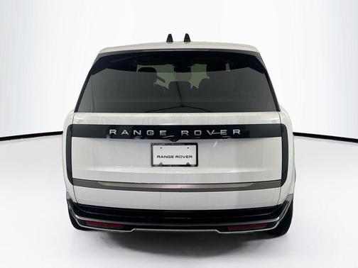 Fuji White 2026 Land Rover Range Rover P530 SE