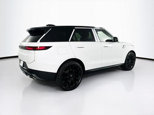 2025 Land Rover Range Rover Sport SE