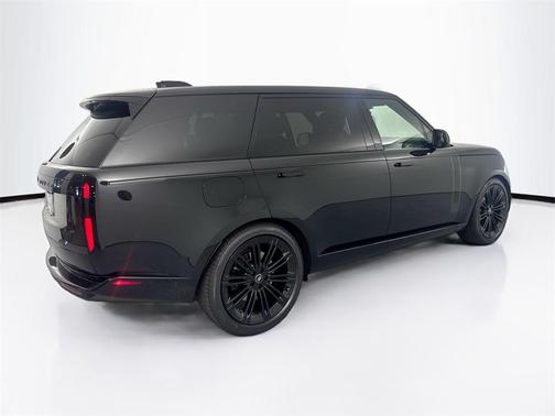 2025 Land Rover Range Rover P530 SE 7 Seat