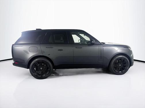 2025 Land Rover Range Rover P400 SE