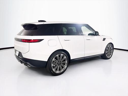 2025 Land Rover Range Rover Sport SE