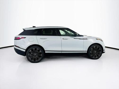 2026 Land Rover Range Rover Velar P250 SE R-Dynamic