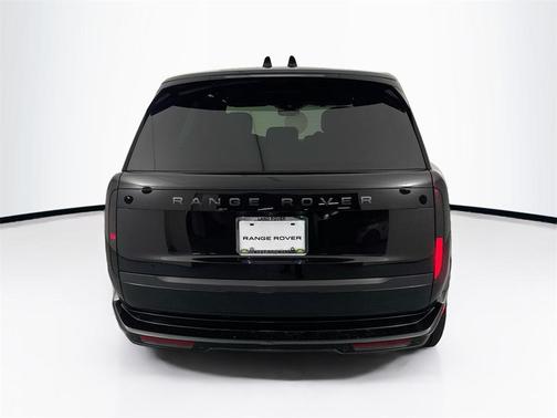2025 Land Rover Range Rover P530 SE