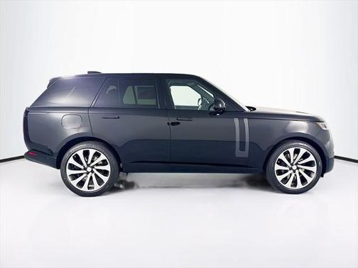 2025 Land Rover Range Rover P530 SE