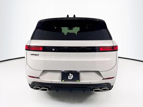2025 Land Rover Range Rover Sport SE