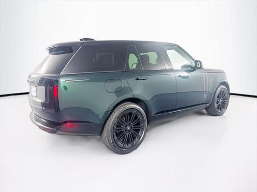 2025 Land Rover Range Rover P400 SE