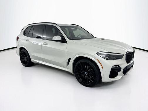 Mineral White Metallic 2021 BMW X5 sDrive40i