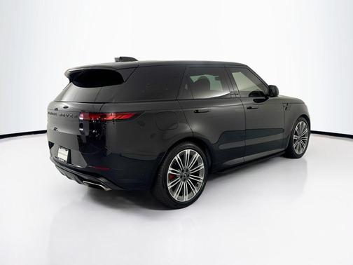 Santorini Black Metallic 2024 Land Rover Range Rover Sport SE