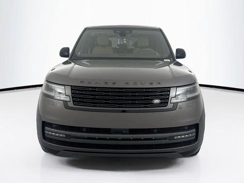 Charente Grey Prem Met 2026 Land Rover Range Rover P530 SE