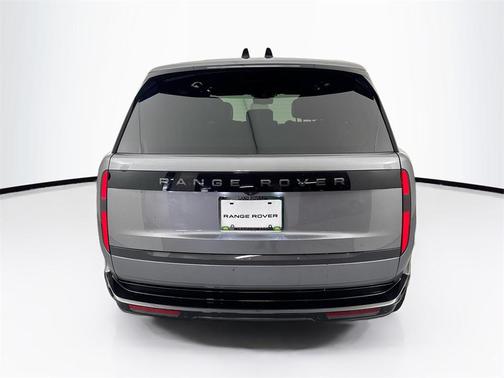 2025 Land Rover Range Rover P530 SE 7 Seat