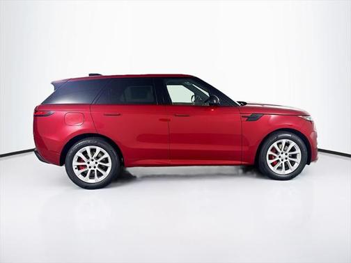 2025 Land Rover Range Rover Sport SE